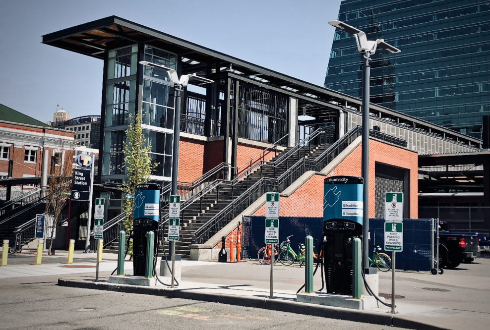 Kooperation des Smart City Unternehmens eluminocity mit Uber sorgt für Preisnachlass an den DC Ladestationen in Seattle