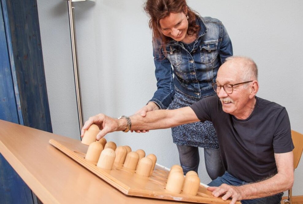 Schwäche in Händen oder Füßen ernst nehmen – so beginnt ALS