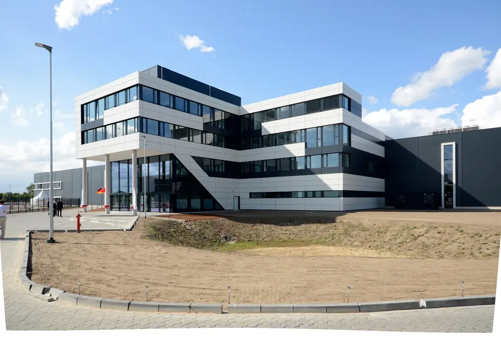 SLM Solutions eröffnet offiziell den neuen Firmensitz in Lübeck