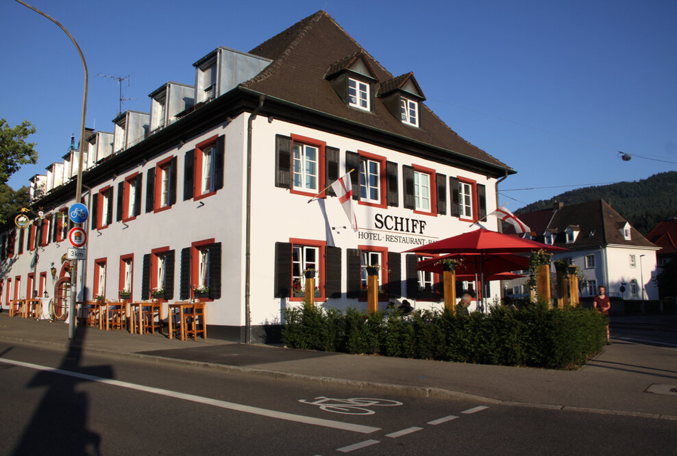 NEU im Freiburger GASTHAUS SCHIFF – NEU in FREIBURG: KULTURSCHIFF mit Zauberzentrum, Bluesmusik und Impro-Theater