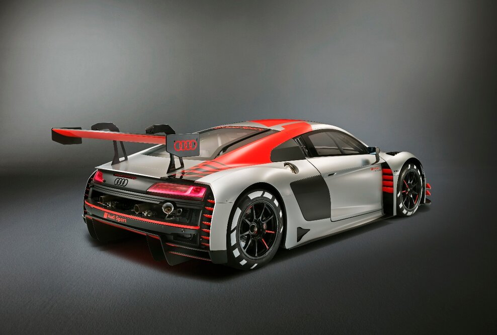 Weltpremiere in Paris: Neue Evolutionsstufe des Audi R8 LMS für den Kundensport