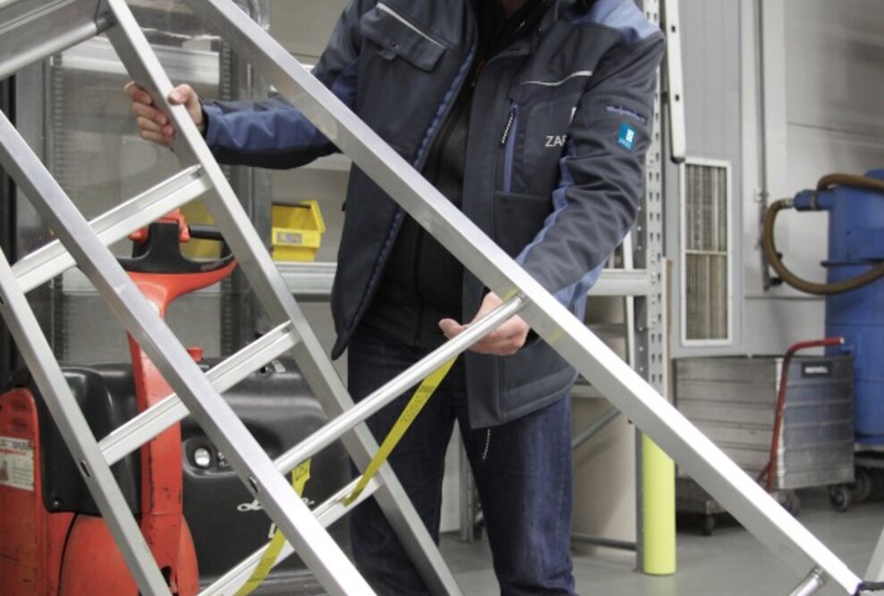 ZARGES Academy: Leitern, Tritte und Fahrgerüste vorschriftsgemäß prüfen