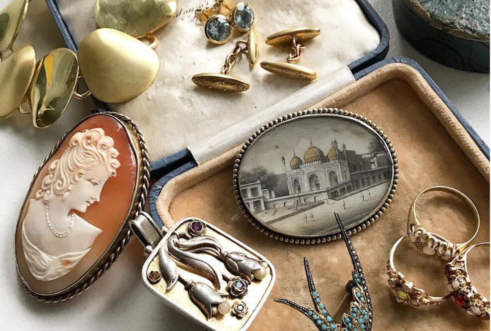 Die Halsbandaffaire: Hochwertiger Antikschmuck liegt im Trend – nicht nur als Geschenk zu Weihnachten