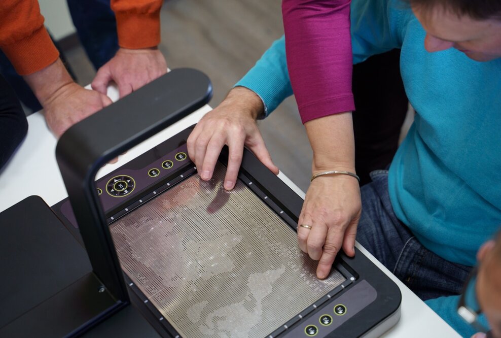Tast-Display „Tactonom“ erhält EU-Förderung, um mehr Sehbehinderte ins Arbeitsleben zu bringen