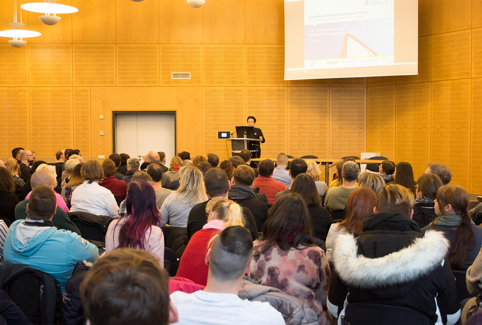 Vom Forstwirt zum Immobilienkaufmann – Künftige Fachkräfte starten ihre Umschulung am BFW Leipzig