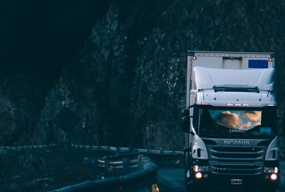 Fracht-Diebstahl auf dem Rastplatz - Ruheklauseln können für den Frachtführer teuer werden
