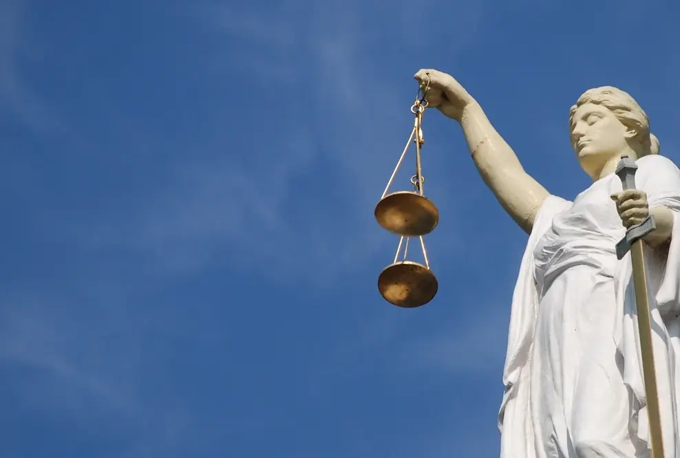 Rechtslage an der Rampe: Speditionen und Fuhrunternehmen nicht zum Entladen verpflichtet
