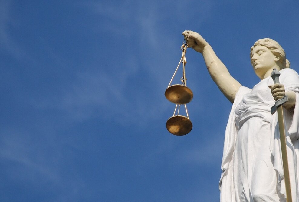 Rechtslage an der Rampe: Speditionen und Fuhrunternehmen nicht zum Entladen verpflichtet