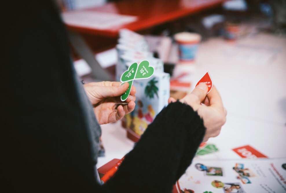 „Glück lässt sich teilen“ – Soziales Engagement auf der AAD 2019