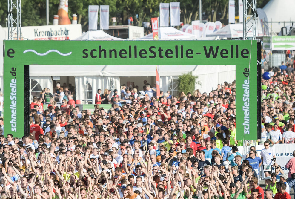 Bis zum Mond und fast wieder zurück