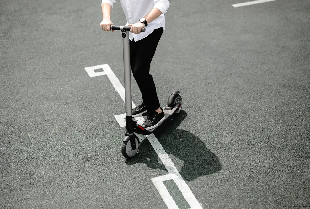 E-Scooter zählen nach wie vor als Elektrogeräte: Gesetzesänderung zum 15.06. stuft sie als Verkehrsmittel ein