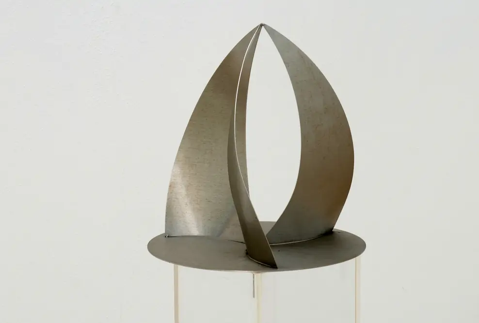 Ausstellung: Roland Phleps „DREIECKE, RÄUMLICH“ - Stahlskulpturen