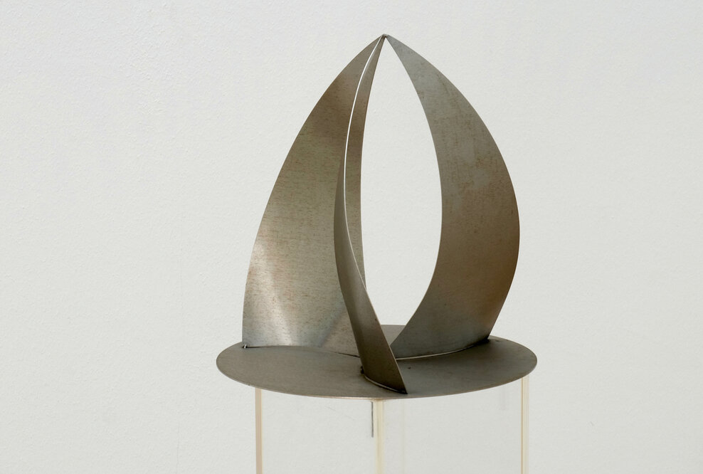 Ausstellung: Roland Phleps „DREIECKE, RÄUMLICH“ - Stahlskulpturen