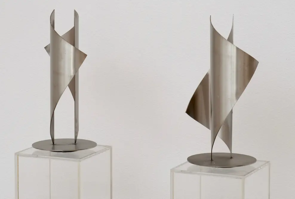 Ausstellung: Roland Phleps „DREIECKE, RÄUMLICH“ - Stahlskulpturen