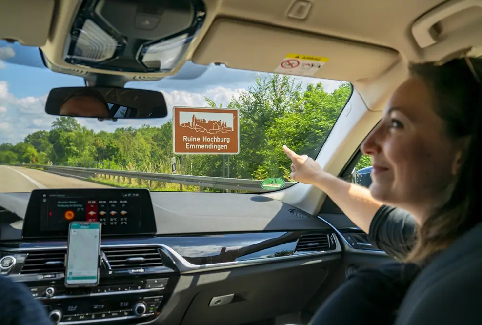 Neue Audioguide-App für Autobahn-Hinweistafeln