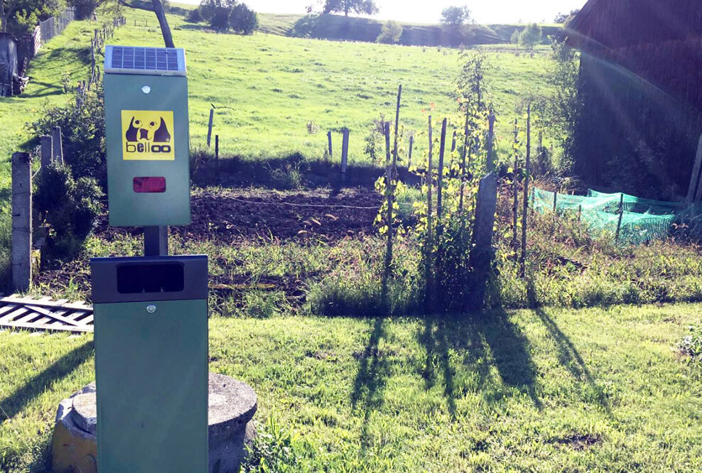 Autarke Stromversorgung mit Füllstandsanzeige und Datenübertragung per LoRa für Hundetoilette