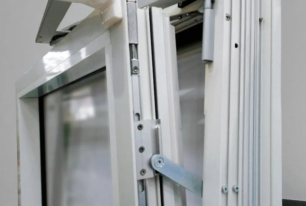 Der Verband Fenster + Fassade rät: So macht man mit sicheren Fenstern und Türen Einbrechern das Leben schwer