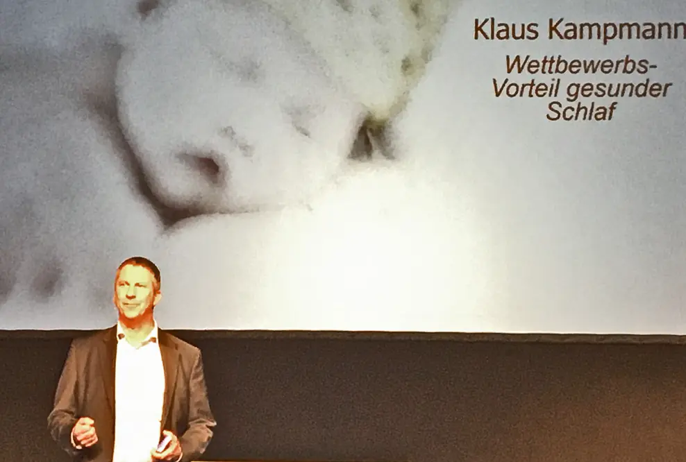 Berliner Business Coach Klaus Kampmann ist Finalist beim Speaker Slam Weltrekordversuch am 8.11.2019 in Stuttgart.