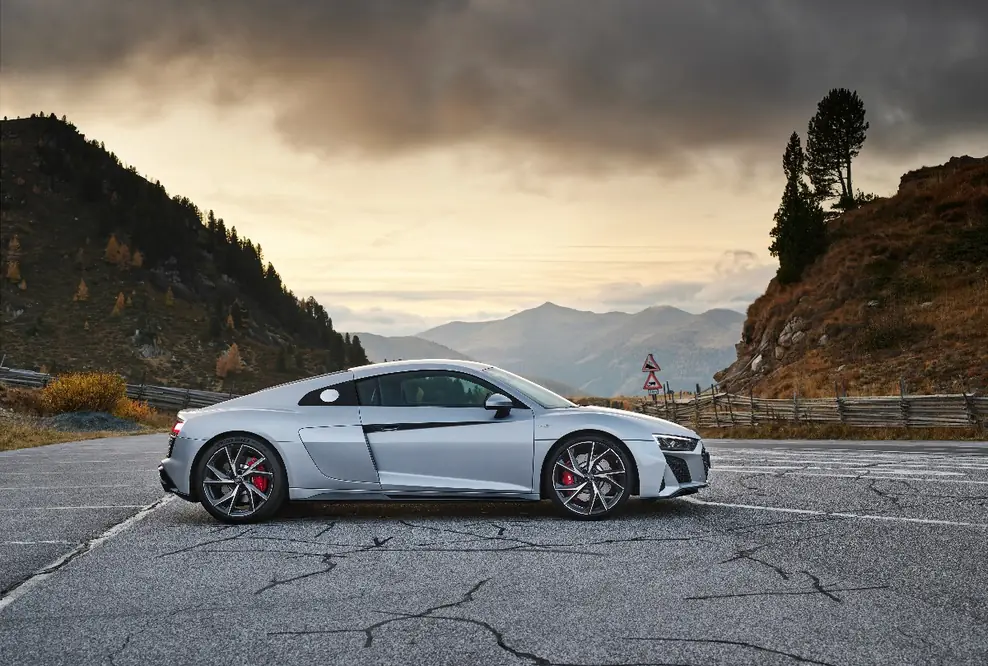 Noch schärfer, noch markanter: der Audi R8 V10 RWD und der Audi R8 LMS GT4
