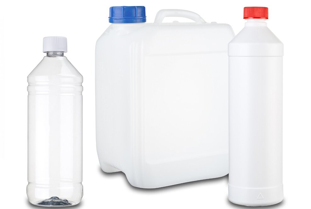 Sicher gelagert und transportiert: Gefahrgutverpackungen aus Kunststoff mit UN-Zulassung