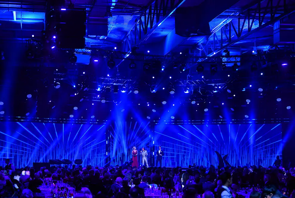 Ehrenpreis für Otto Waalkes: Chauvet Professional unterstützt Kinderlachen Gala 2019 mit 120 Scheinwerfern