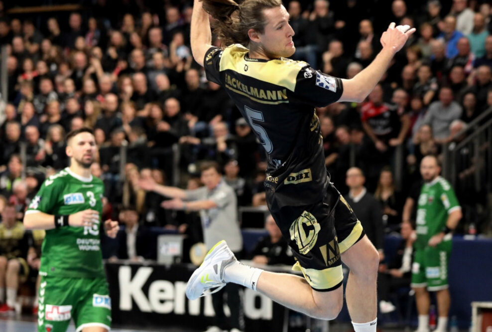Handball: Ausverkaufte ARENA beflügelt den HC Erlangen zum Sieg gegen die Füchse