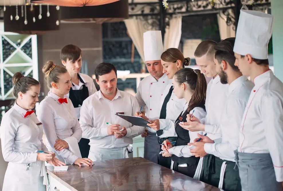 Hotelbetriebswirt als „Karriere-Turbo“ für Abiturienten mit „Gastro-Gen“