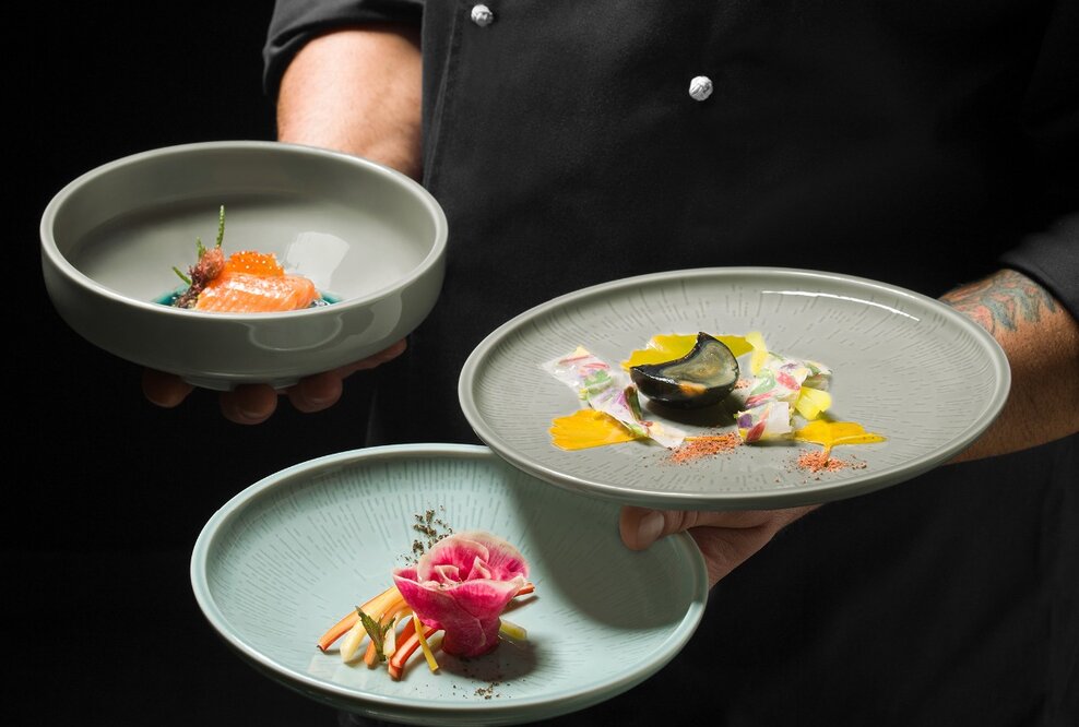 Glänzender Auftritt in neuem Farbgewand – SCHÖNWALDs SHIRO-Kollektion mit neuen Farbglasuren