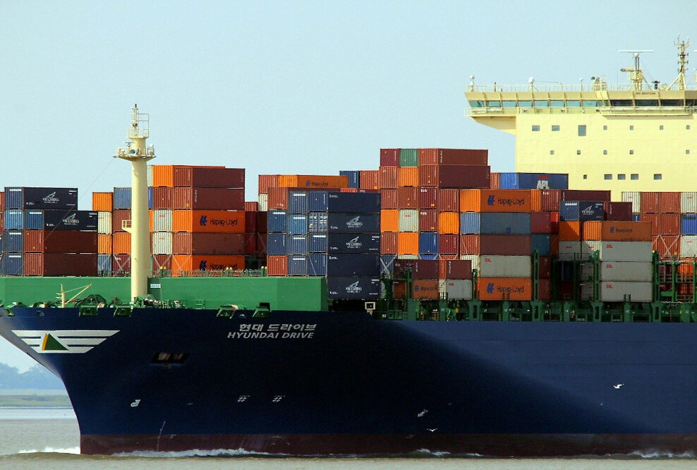 Containerschiffe fahren deutlich langsamer