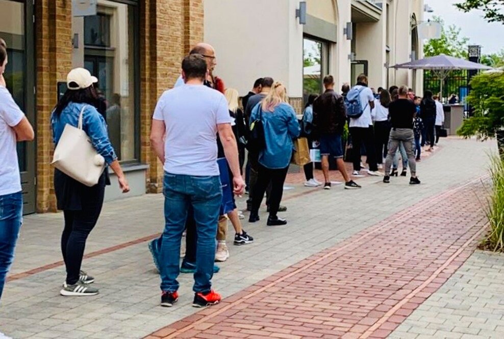 Deutsche Unternehmenskooperation sagt Warteschlangen im Einzelhandel den Kampf an.