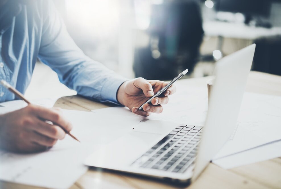 Rettung für den Außendienst – telefonakademie unterstützt Händler mit digitalem Weiterbildungsangebot