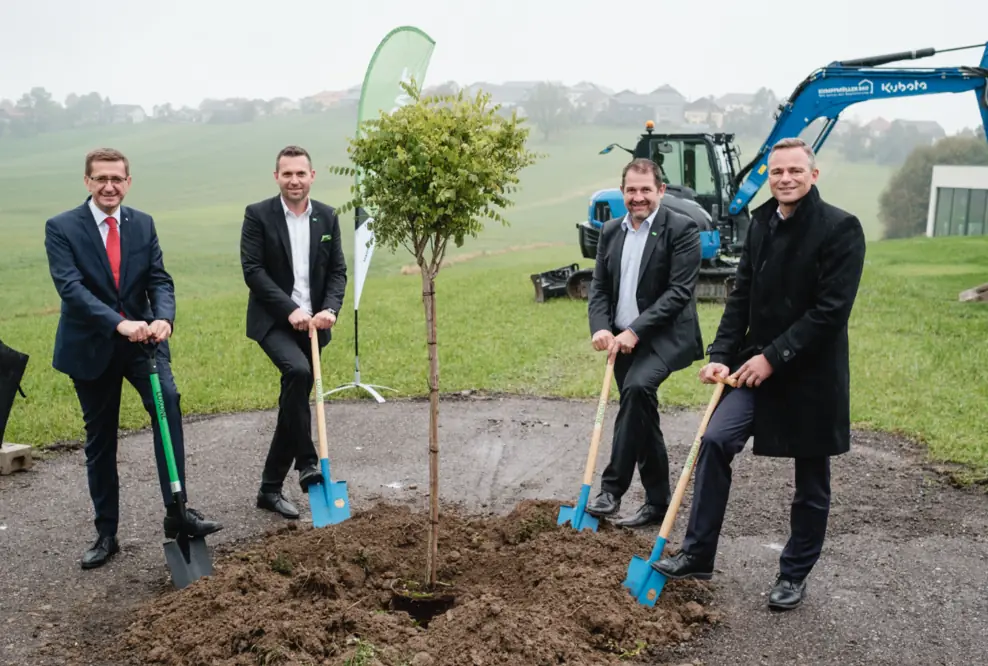 Spatenstich für den Loxone Campus: Heiße Bauphase hat begonnen