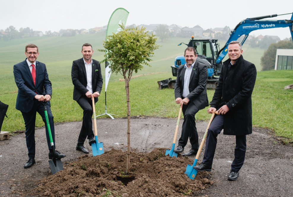 Spatenstich für den Loxone Campus: Heiße Bauphase hat begonnen
