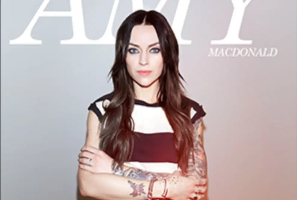 Amy Macdonald platziert sich mit „The Human Demands“ auf Platz 4 der Album-Charts