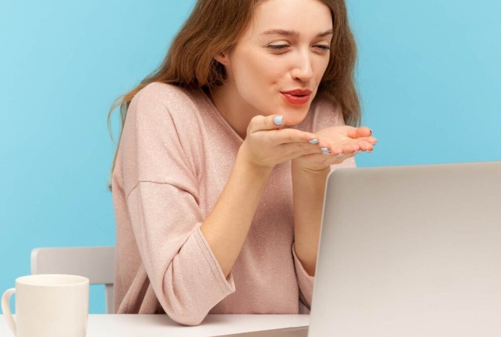 Die Singlebörse Dating Cafe reagiert auf Social Distancing und ermöglicht ab sofort Video-Dating