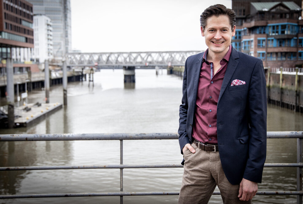 Mit der HOOU auf dem heimischen Sofa für die Zukunft lernen.