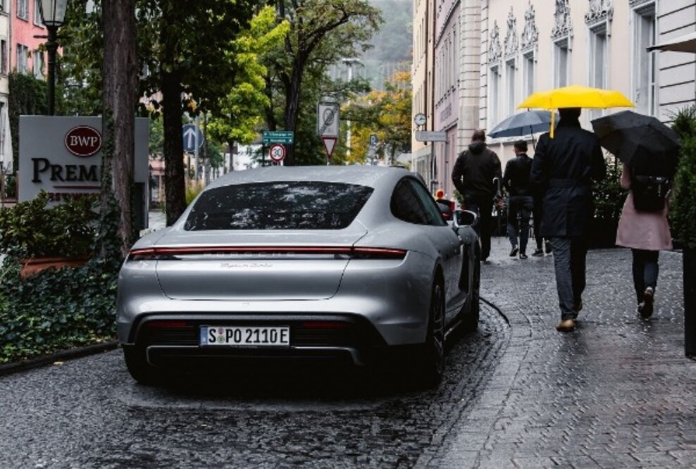 Endlich wieder besondere Erlebnisse genießen: Das Taycan- Wochenende im Hotel Rebstock