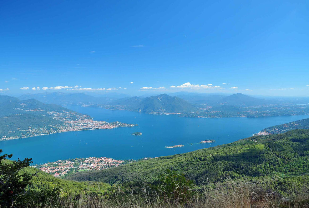 Radfahren am Lago Maggiore: Auf den Etappen des Giro d’Italia oder Off-Road zwischen Gipfeln und See