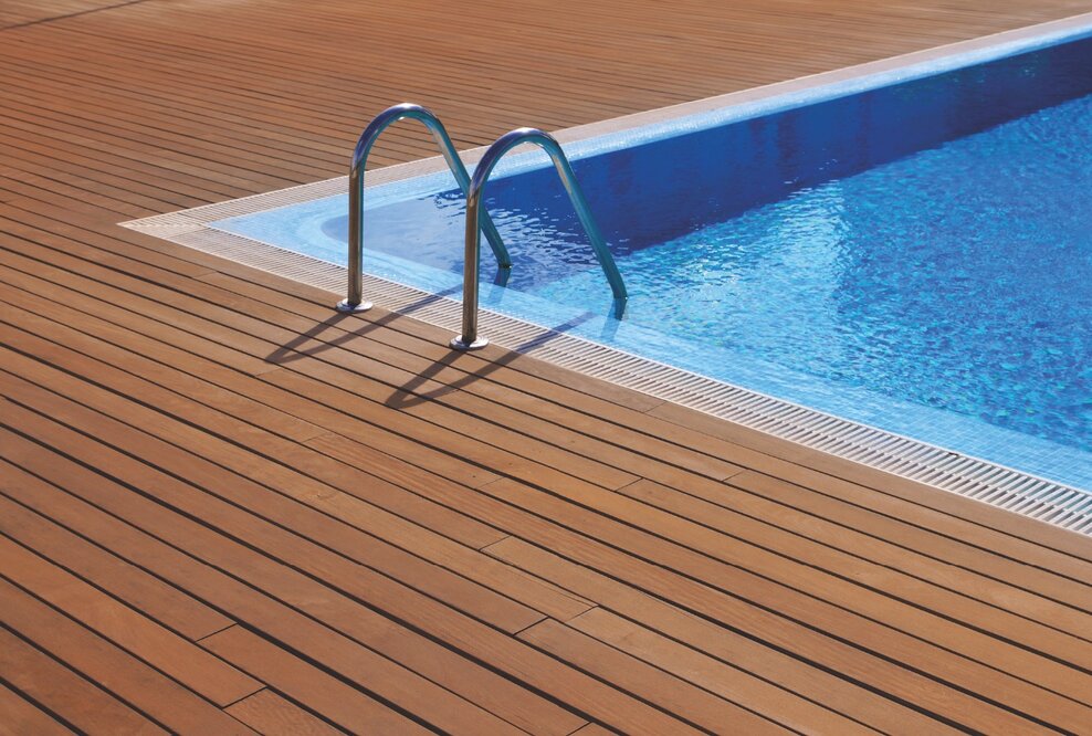 Rutschhemmende Imprägnierlasur für Holzfußböden: Neuentwicklung in der Outdoor-Serie CROMAPROTECT