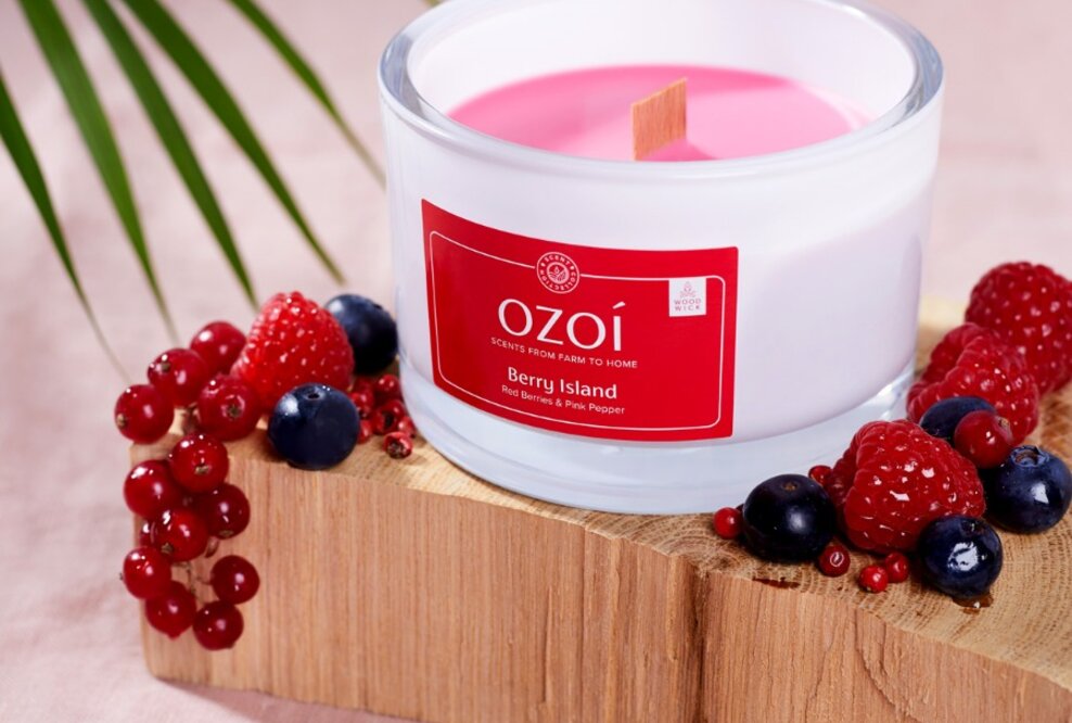 OZOÌ lässt es duften und knistern - noch natürlicher dank Holzdocht-Kerzen