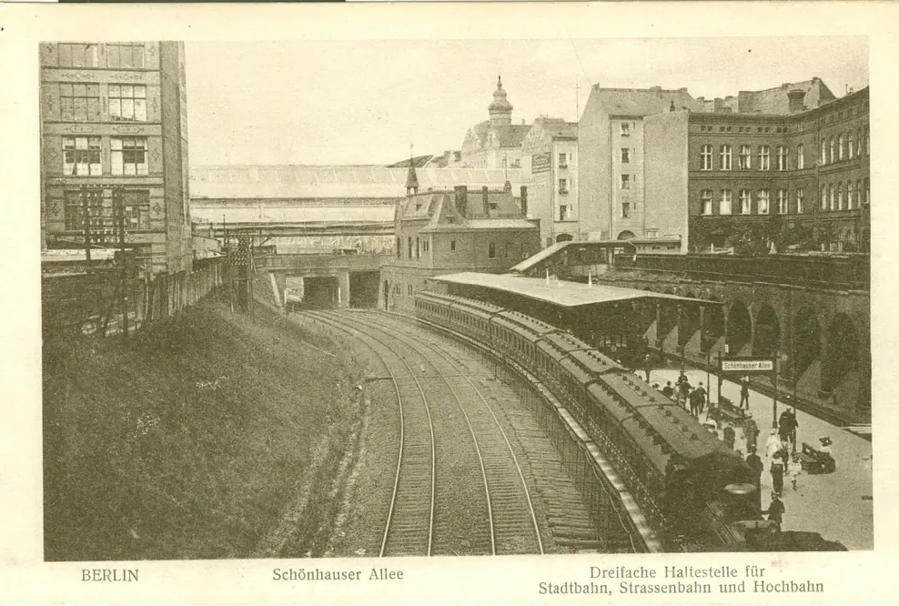 Kiezgeschichten aus 100 Jahren Prenzlauer Berg - Fotoausstellung in den Schönhauser Allee Arcaden