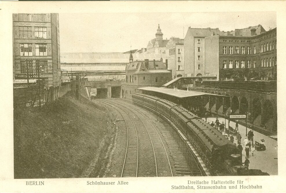 Kiezgeschichten aus 100 Jahren Prenzlauer Berg - Fotoausstellung in den Schönhauser Allee Arcaden