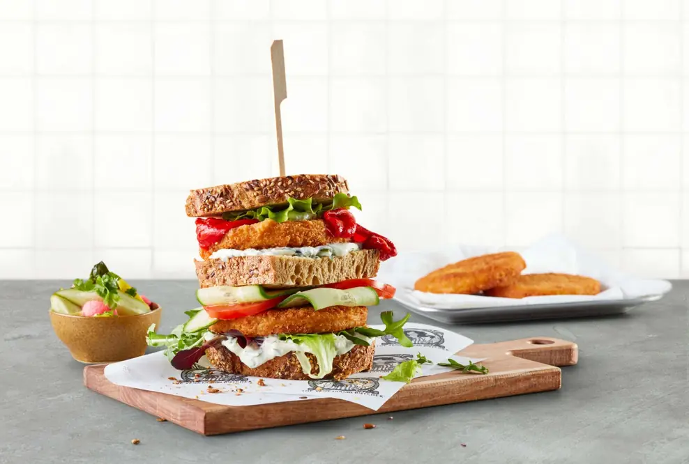 Da lachen ja die Hühner: The Vegetarian Butcher launcht den veganen Crispy NoChicken Burger