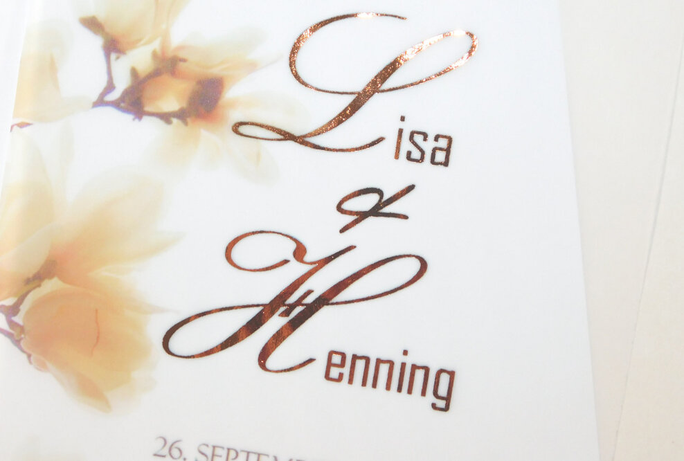 Glänzende Akzente auf Einladungen, Urkunden oder Menükarten mit Hochglanz-Veredlungsfolien