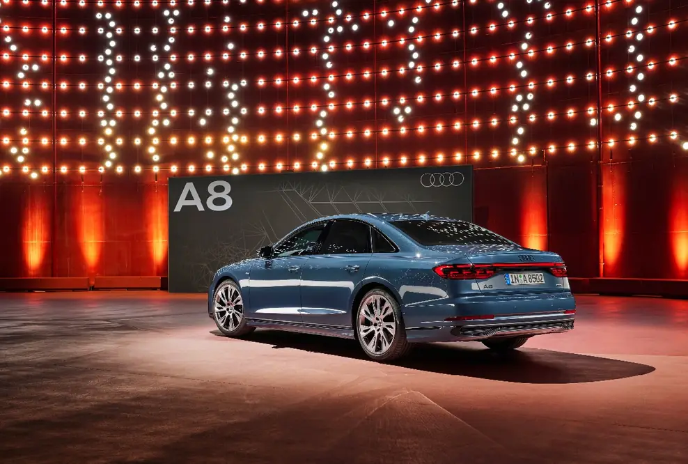 Geschärftes Design und innovative Technologien für das Flaggschiff: der aufgewertete Audi A8
