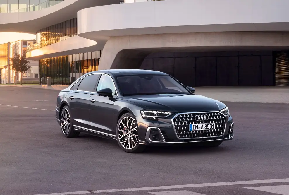 Geschärftes Design und innovative Technologien für das Flaggschiff: der aufgewertete Audi A8