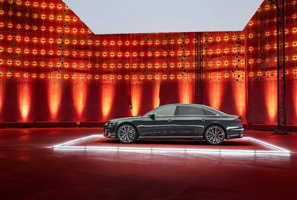 Geschärftes Design und innovative Technologien für das Flaggschiff: der aufgewertete Audi A8
