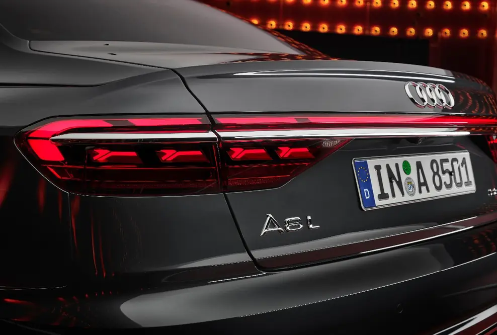 Geschärftes Design und innovative Technologien für das Flaggschiff: der aufgewertete Audi A8