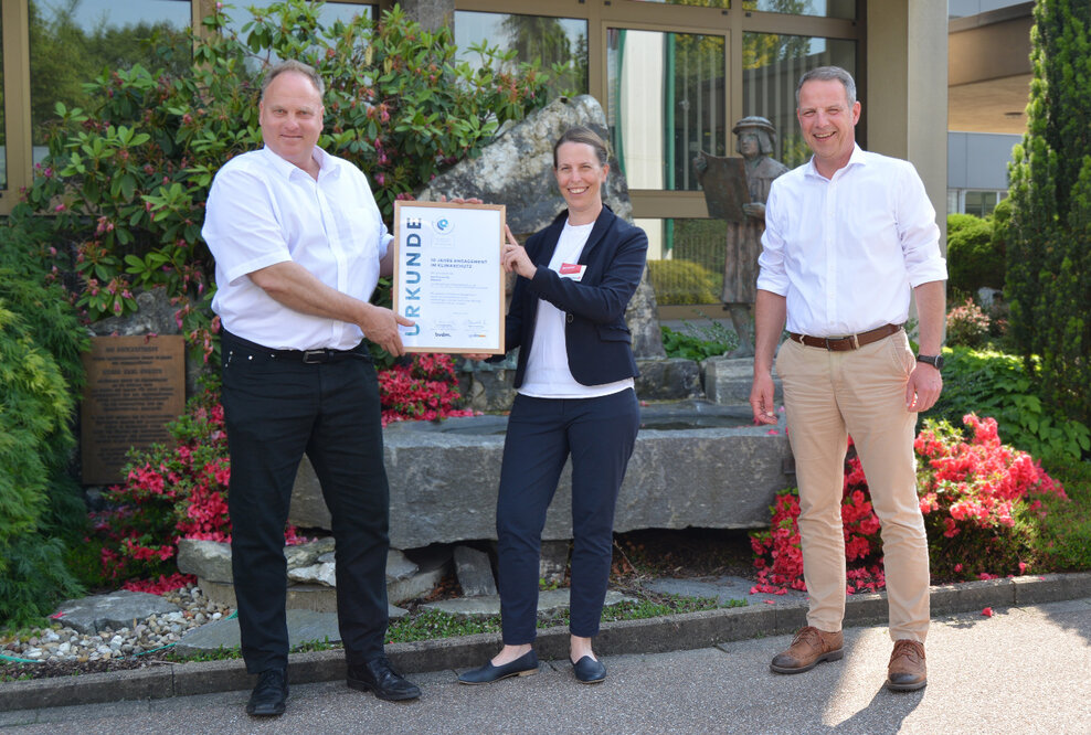 Karl Knauer 10 Jahre Mitglied in CO2-Klimainitiative. Großes Kompensationsprojekt in Ostafrika