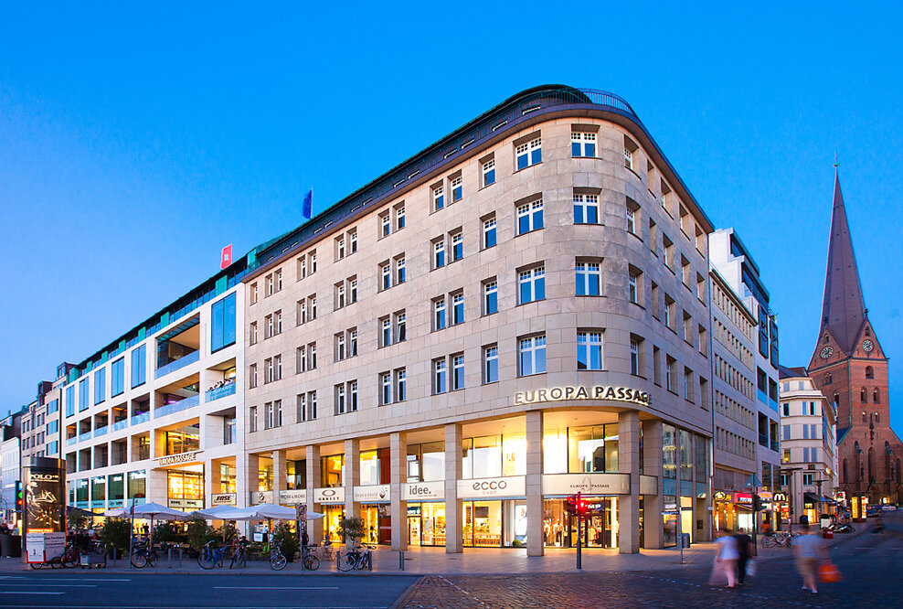 Kostenfreie Corona-Schnelltests, Booster-Impfungen und PCR-Tests in der Europa Passage Hamburg